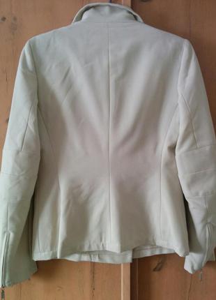 Молочная куртка пиджак от ck3 фото
