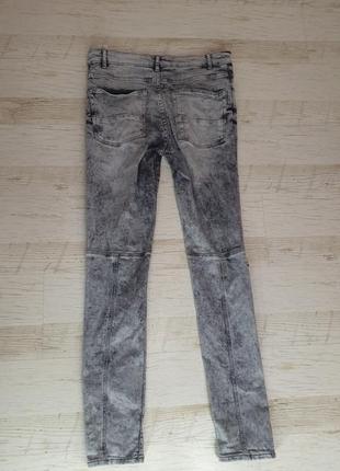 Стильні сірі джинси скінні new look6 фото