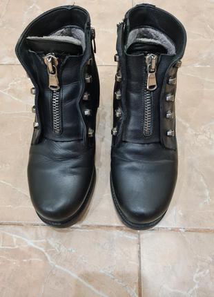 Зимние кожаные ботинки на меху5 фото