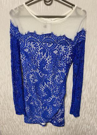 Очень красивое платье с кружевом и сеточкой