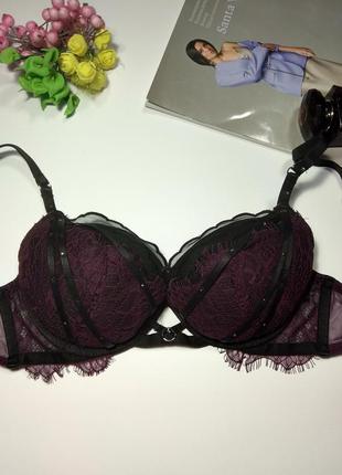 Красивий кружевний бюстгалтер розмір 70c