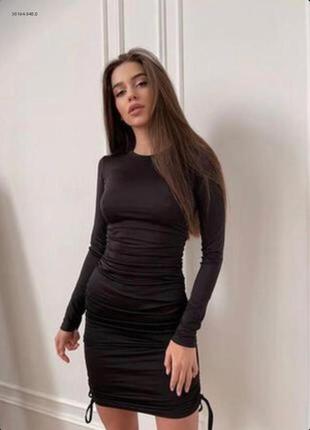 Чорне плаття з зав'язками