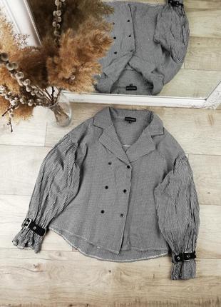 Брендовий шикарна стильна двобортна блуза з великими рукавами prettylittlething🖤