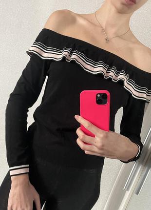 Кофточка з відкритими плечима