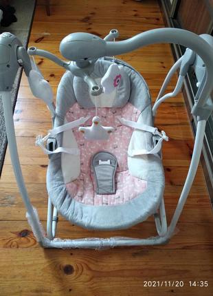 Заколисуючий центр для малюків