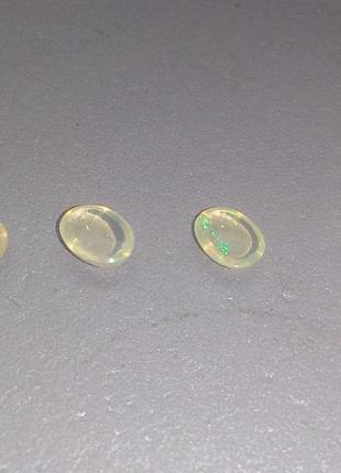 Натуральний ефіопський опал кабошон з натуральним опалом