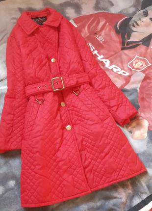 Пальто стеганное красное
