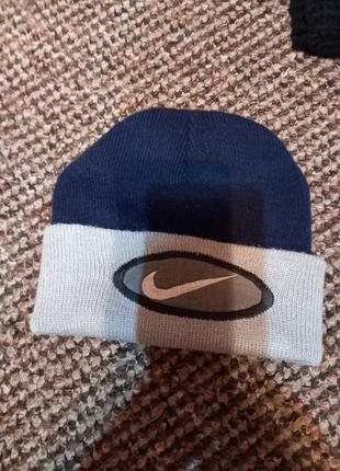Спортивна шапка nike