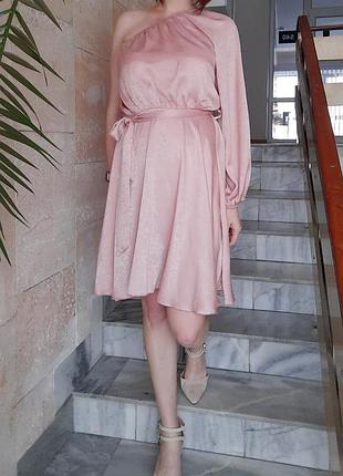 Рожева вечірня сукня