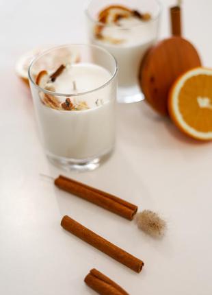 Соєва ароматична свічка soline №4 orange&papper з дерев'яним гнітом5 фото