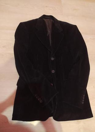 Ідеально чорний піджак вельветовий