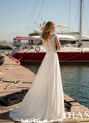 Весільна сукня з шлейфом7 фото