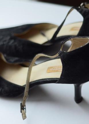 Женские туфли 40-40,5 размер ,26 см по стельке,каблук 7см,обуты 1 раз-пролет с размером.