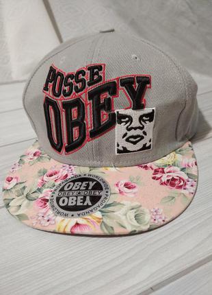 Красивая бейсболка кепка obey