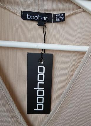 Бежевое платье с чокером 3