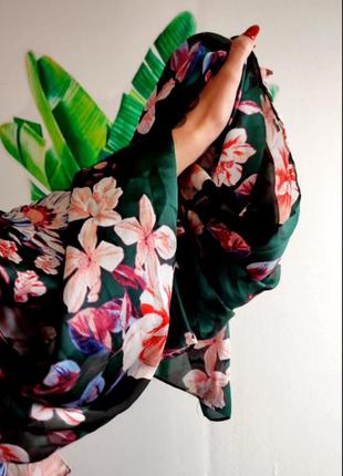 Яркий шёлковый платок/шарф c&a