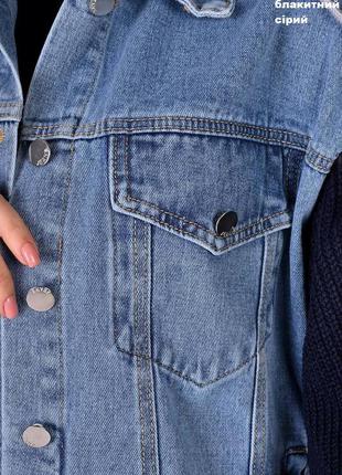 Стильная джинсовая курточка с вязаными рукавами4 фото