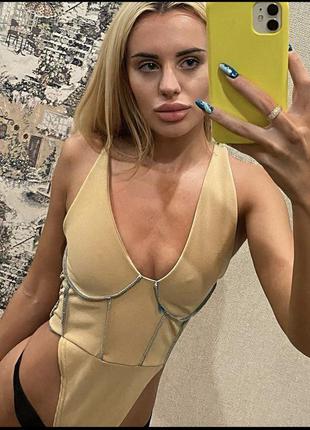 Боди prettylittlething