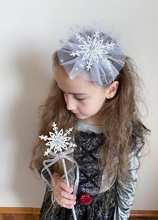 Обруч сніжинка і паличка