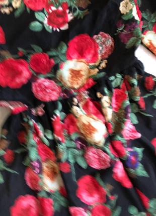 Шикарное платье с розами4 фото