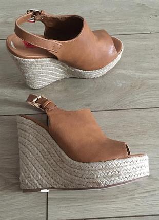 Босоніжки london rebel