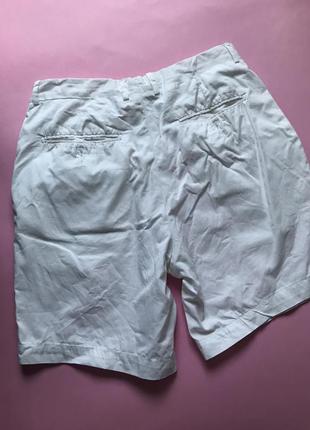 Білі шорти з високою талією