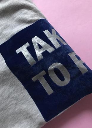 Кофта з написом