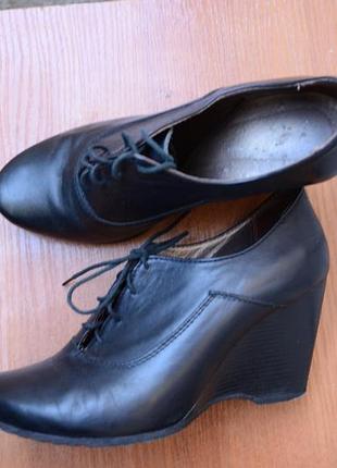 Кожаные ботинки