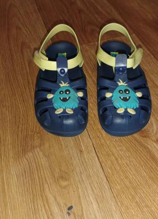 Босоніжки дитячі 27р