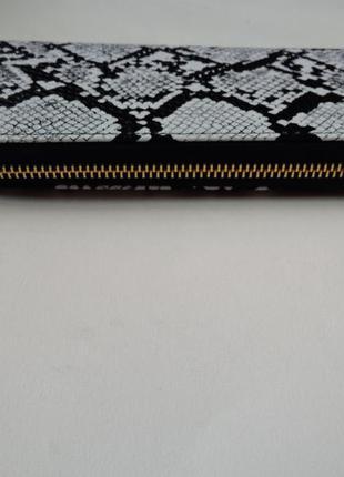Трендовый элегантный большой лаковый кошелек портмоне под рептилию змею питон6 фото