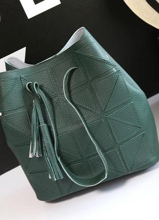 Зеленая вместительная женская сумка