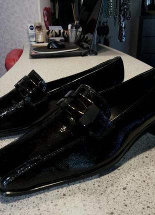 Кожаные, лаковые, черные, элегантные туфли, 26 см по стельке.