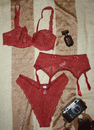 Шикарный комплект нижнего белья красивое кружево