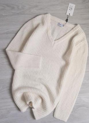 Удлинённый свитер с v-образной горловиной1 фото