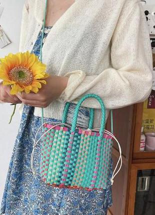 Маленькая плетеная сумочка2 фото