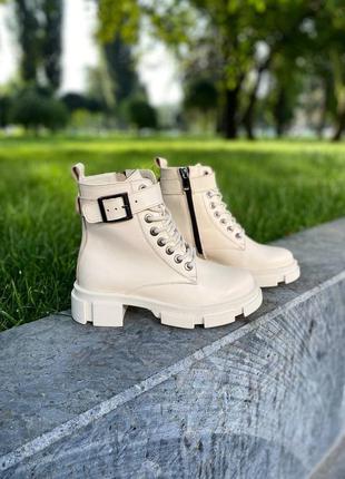 Жіночі зимові черевики з натуральної шкіри молочного кольору, 972-9