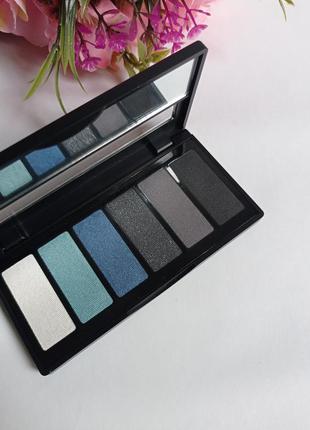 Тени в голубых тонах от aden