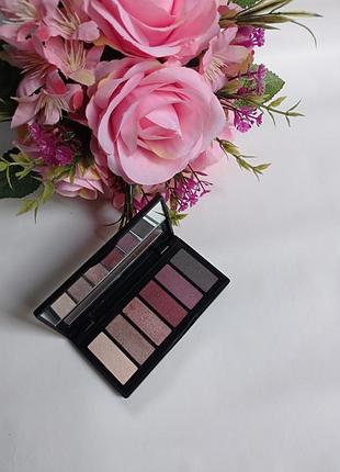 Паленка для макіяжу очей від aden