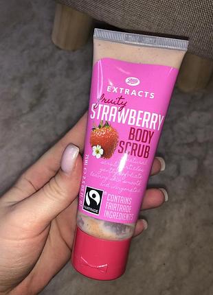 Скраб для тела пилинг boots extracts strawberry