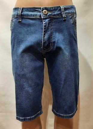 Чоловічі джинсові бриджі нижче колін з кишенями сині