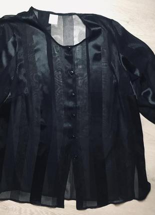 Чорний а базова блузка