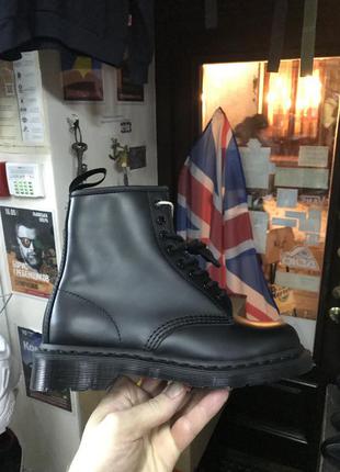 Черевики чоловічі dr. martens 1460 mono black бренд оригінал ботинки мартенс мартенси оригинал4 фото