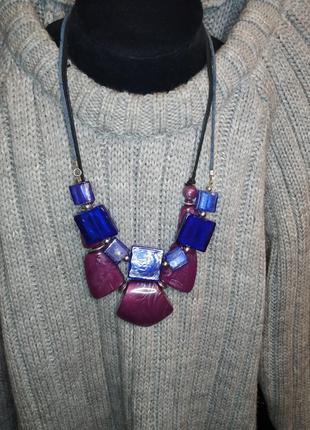 Два намиста на застібці