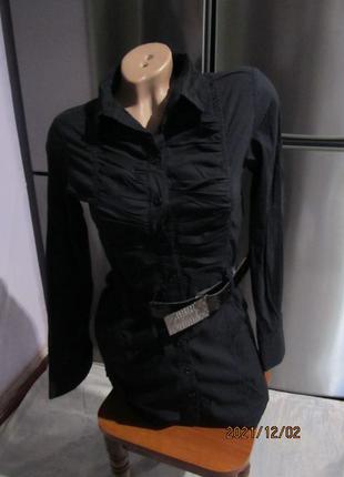 Стильна сорочка чорного кольору з поясом