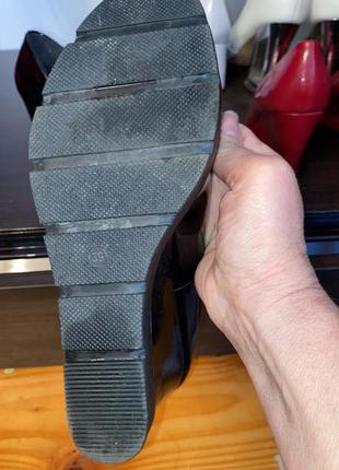 Туфли черние на танкетка лаковие39 размер3 фото