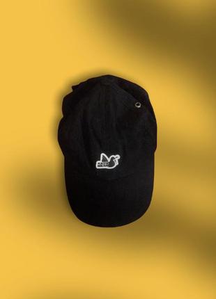 Кепка peaceful hooligan