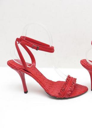 Шкіряні босоніжки на шпильці bottega veneta intrecciato, італійські туфлі на підборах, червоні туфлі1 фото