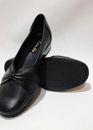 37,38,39 р. женские кожаные туфли на осень с небольшой танкеткой4 фото