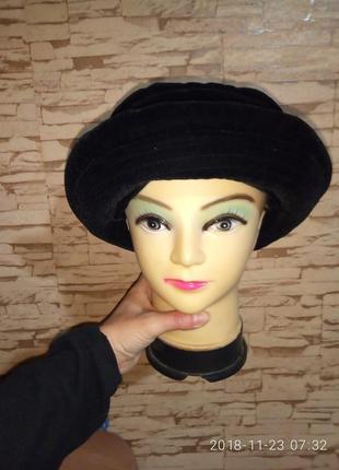 Бархатная шляпка