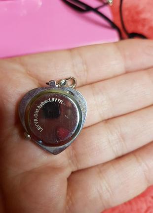 Часы сердечко,можно на руке и можно на шеи носить